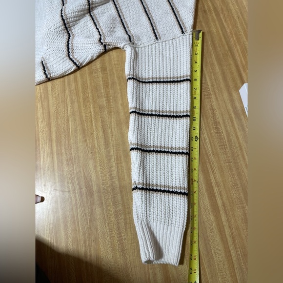 Rue21 V-neck long sleeve cropped high low striped sweater women’s M Rue21 Rue21 - Picture 12 of 13